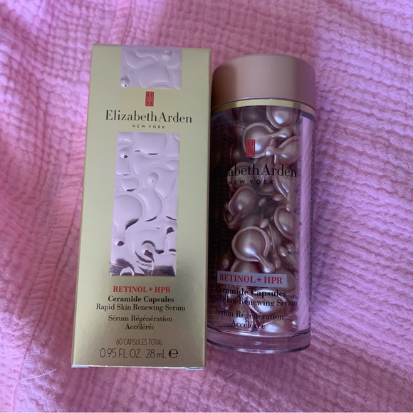 Elizabeth Arden Other - Elizabeth Arden Retinol Ceramide Capsules